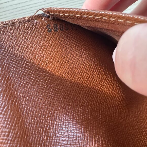 Louis Vuitton Monogram Sarah Wallet — Vintage - Picture 9 of 11